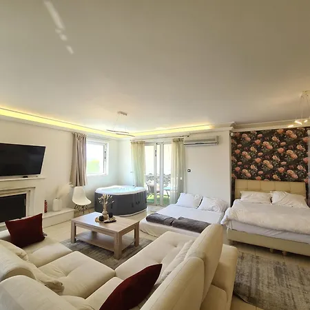 Sunny Private Jacuzzi Hydromassage Acropolis & Lycabettus Far View Parking 300m Metro Peristeri Διαμέρισμα