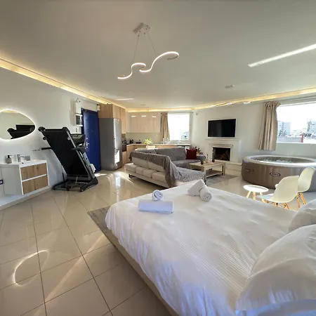 Sunny Private Jacuzzi Hydromassage Acropolis & Lycabettus Far View Parking 300m Metro Peristeri Διαμέρισμα Αθήνα