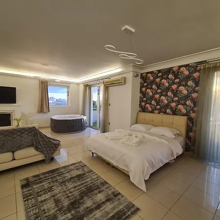 Sunny Home: Acropolis View With Private Jacuzzi Apartment