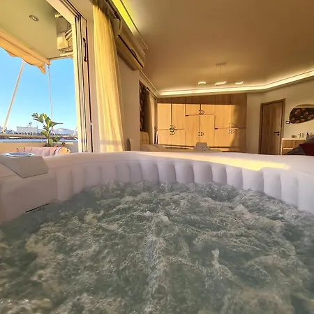 Sunny Home: Acropolis View With Private Jacuzzi Athens