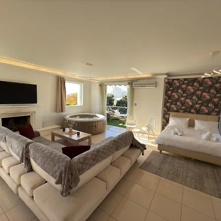 Sunny Home: Acropolis View With Private Jacuzzi *